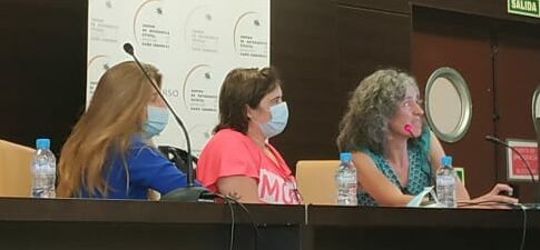 Carmen Higueras, logopeda; María del Carmen, persona usuaria; y Susana Alves, terapeuta ocupacional. Carmen Higueras y María del Carmen y Susana Alves.