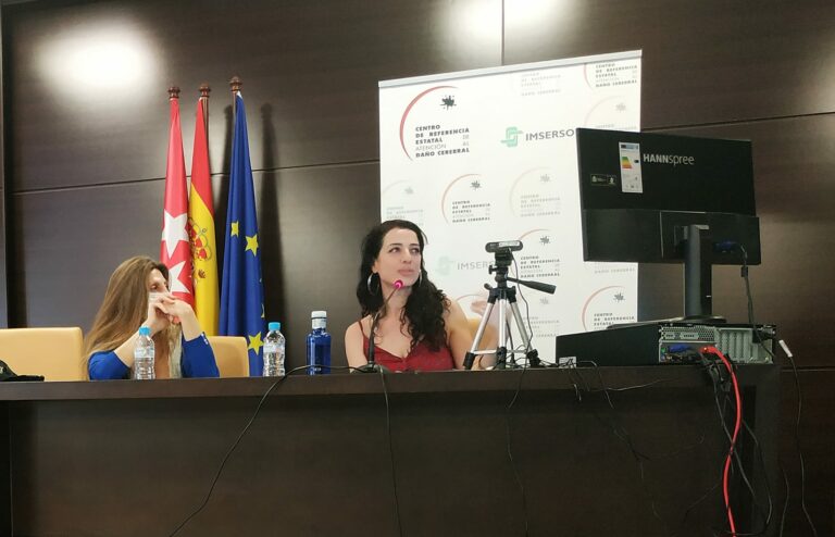 Carmen Higueras, logopeda y moderadora de la jornada; junto a Yolanda Torosio, coreógrafa y actriz profesional. Carmen Higueras y Yolanda Torosio.