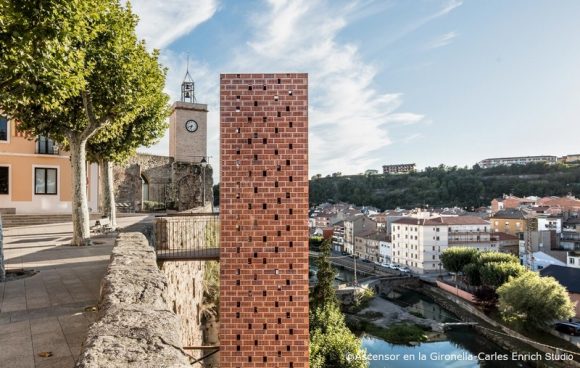 scensor en la Gironella-Carles Enrich Studio